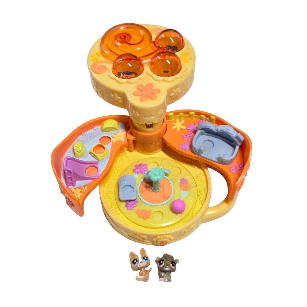 LPS Littlest Pet Shop Teeniest Tiniest On The Go Dog Park Compact